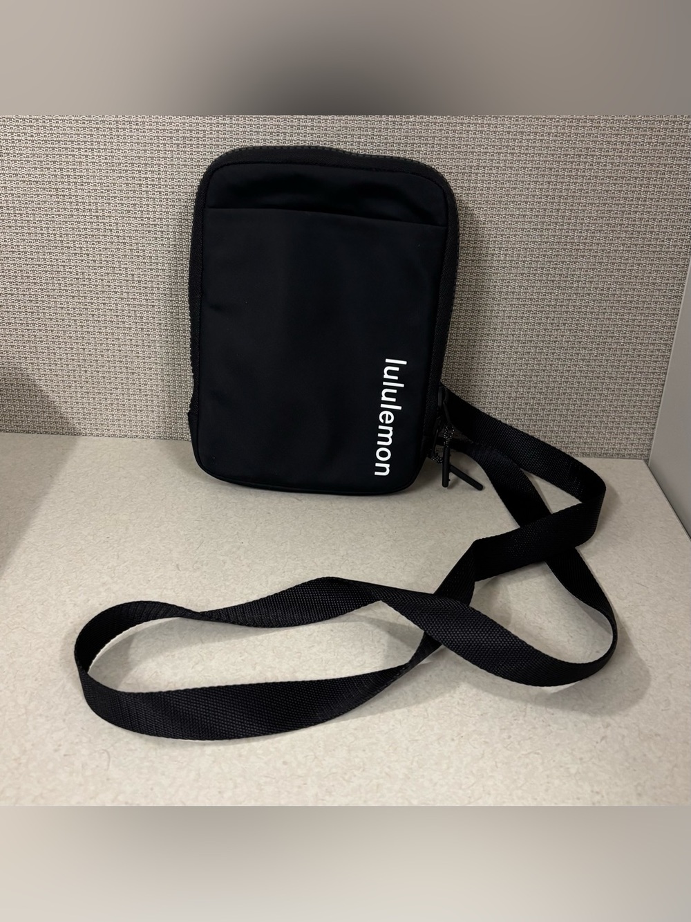 Lululemon Easy Access Crossbody Bag